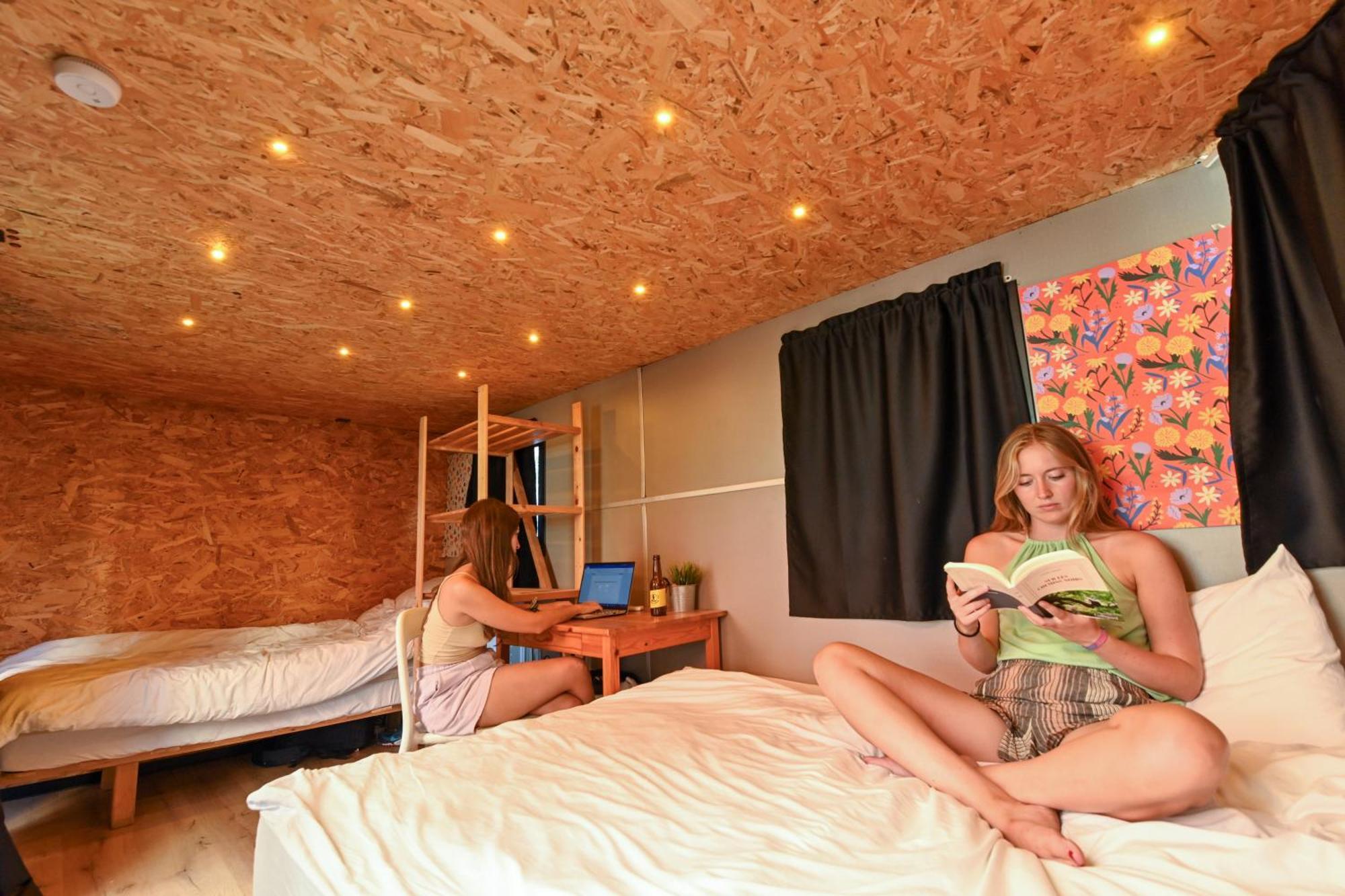 Caravan Hostel Tel Aviv By Roger Age 18-45 Экстерьер фото