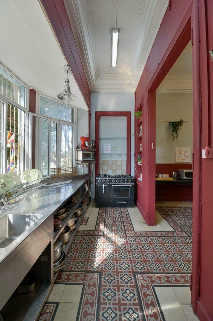Caravan Hostel Tel Aviv By Roger Age 18-45 Экстерьер фото