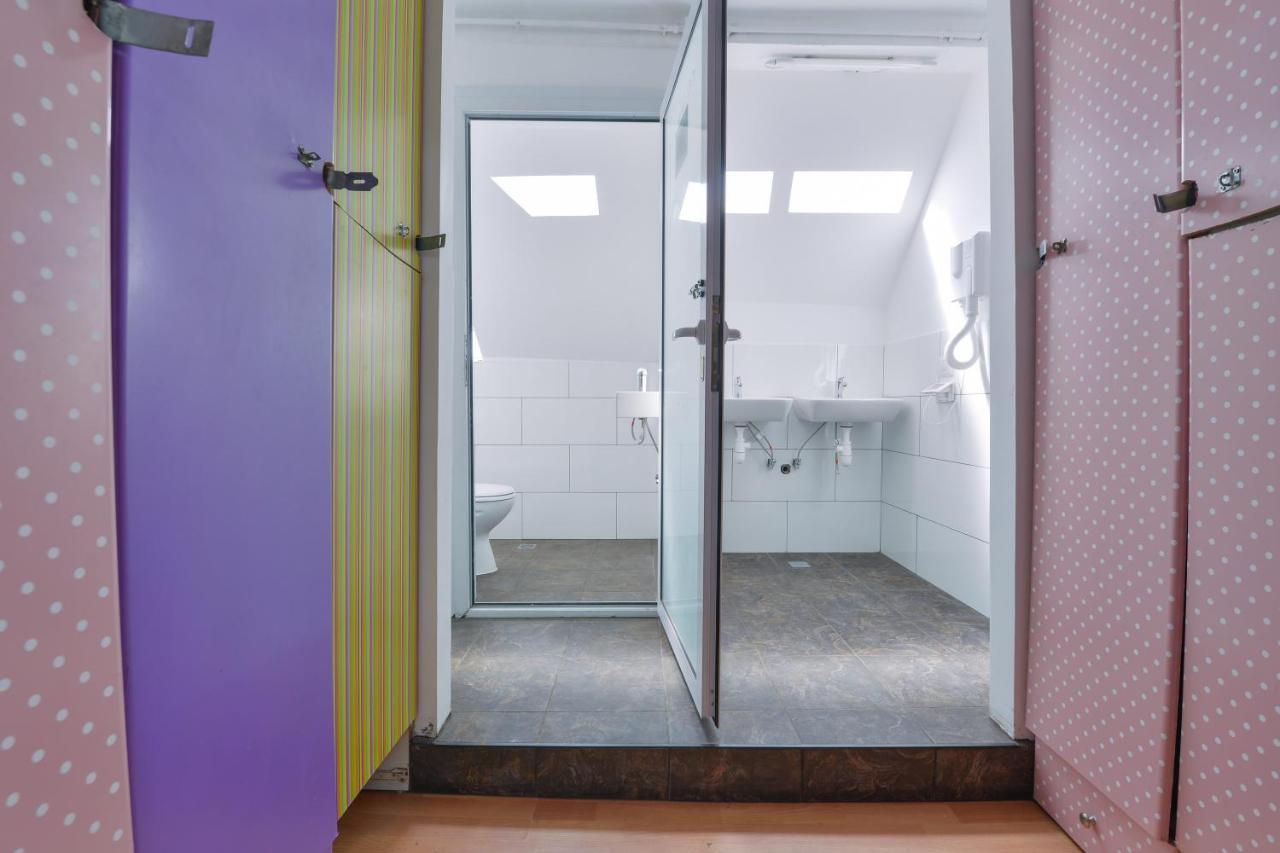 Caravan Hostel Tel Aviv By Roger Age 18-45 Экстерьер фото